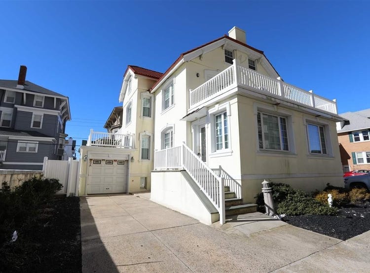 104 S Oakland Ave, Ventnor, NJ 08406 House for Rent