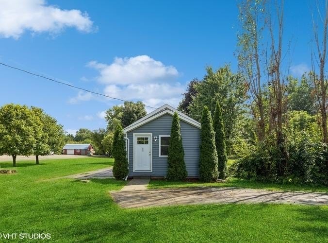 6274 E COURT ST S, BURTON, MI 48509 House for Sale