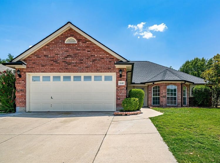 1049 Springwood Drive, Saginaw, TX 76179 House for Sale