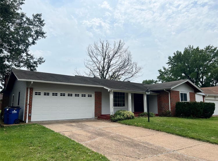 2420 Greenbriar Drive, Florissant, MN 63033 House for Sale realestate