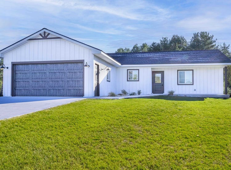 1000 Pheasant Run, Gladwin, MI 48624 House for Sale