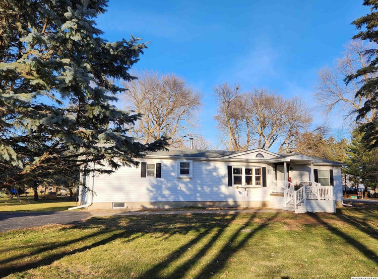 514 Main St, SWALEDALE, IA 50477 House for Sale