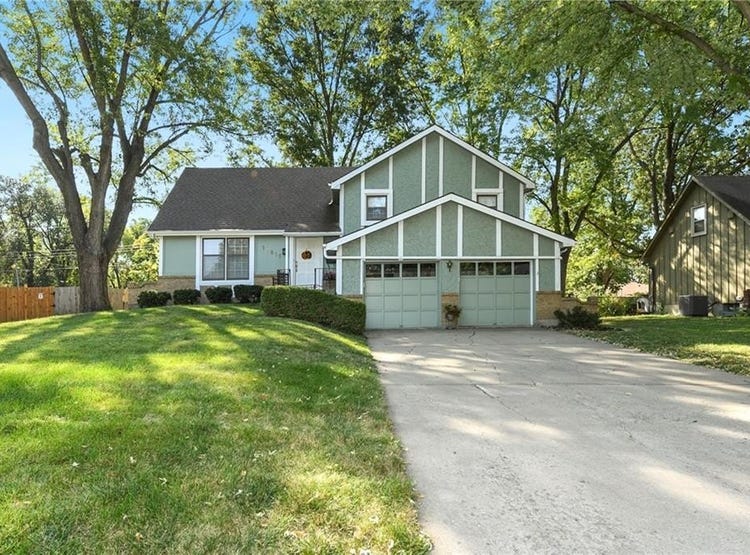 10615 W 48th Street, Shawnee, KS 66203 House for Sale