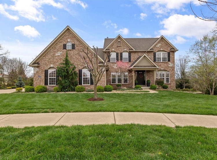 1214 Shadow Bend Drive, Fenton, MN 63026 House for Sale