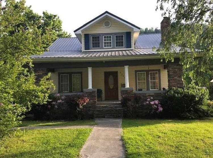 3345 East Shelbiana Rd., Shelbiana, KY 41562 House for Sale