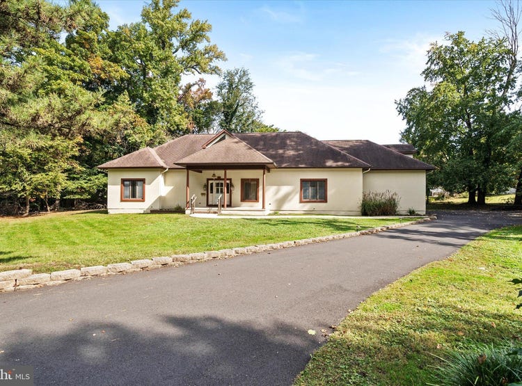 11 WENCZEL DRIVE, LAWRENCE TOWNSHIP, NJ 08648 House for Sale