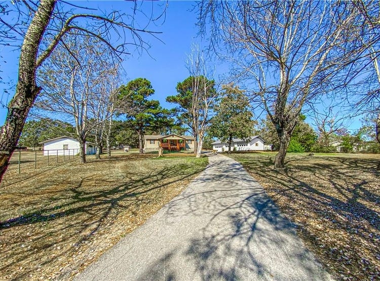 2210 Cedar RD, Harrison, AR 72601 House for Sale