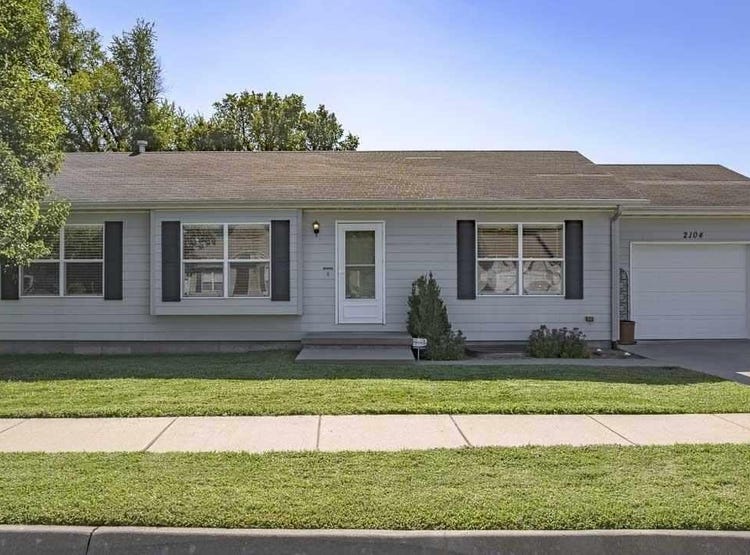 2104 Knox Circle, Manhattan, KS 66502 House for Sale