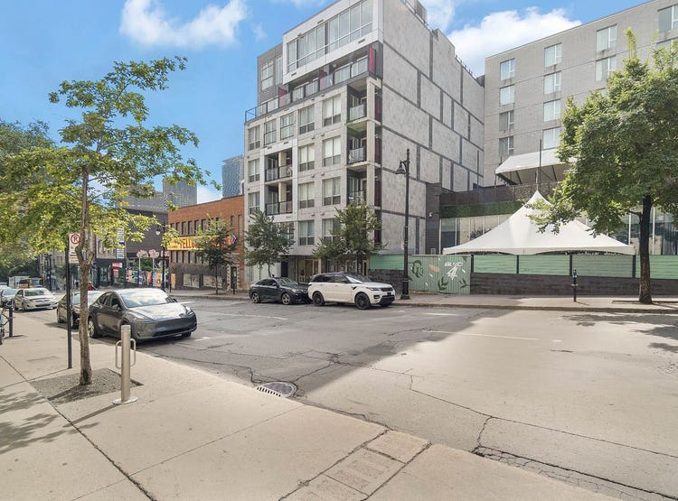 2100 Boul. StLaurent, VilleMarie, QC H2X2T2, CA, VilleMarie, Québec