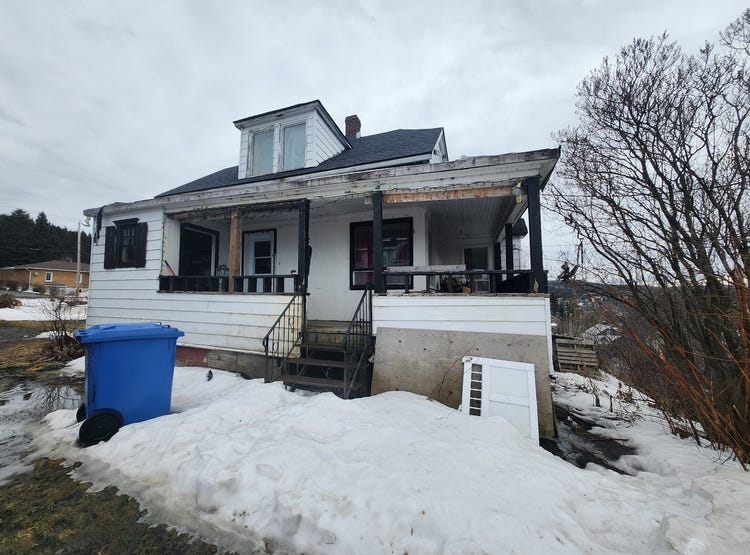 168 Rue Beaulieu, Causapscal, QC G0J1J0, CA, Causapscal, Québec House