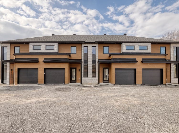 104 Rue des Abeilles, NotreDamedesPrairies, QC J6E8Z4, CA, Notre