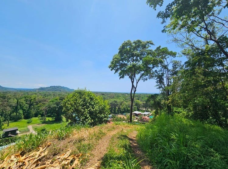 700m2 Ocean & Mountain View Platform On 3,300m2 Lot Just outside