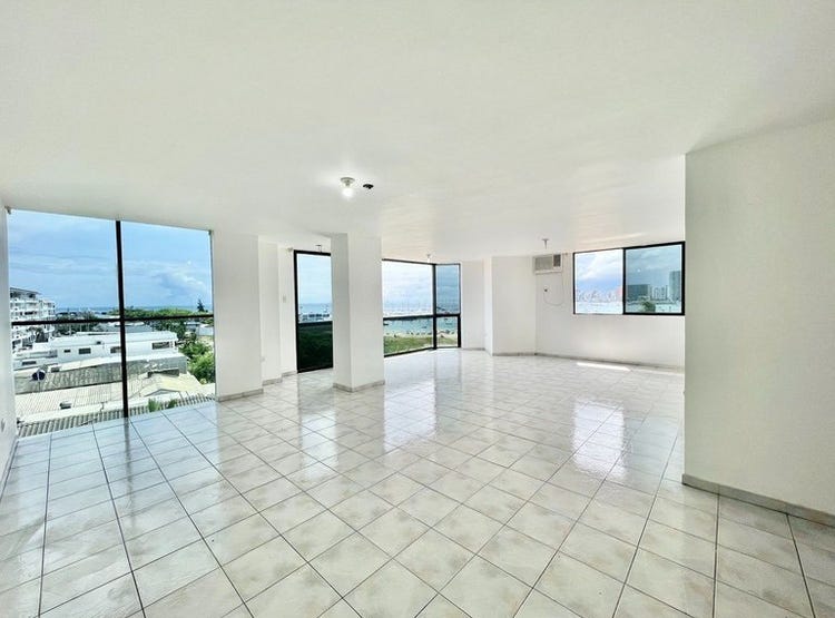 SALINAS DIVINE AND SPACIOUS APARTMENT UNFURNISHED IN BEACHFRONT CONDO