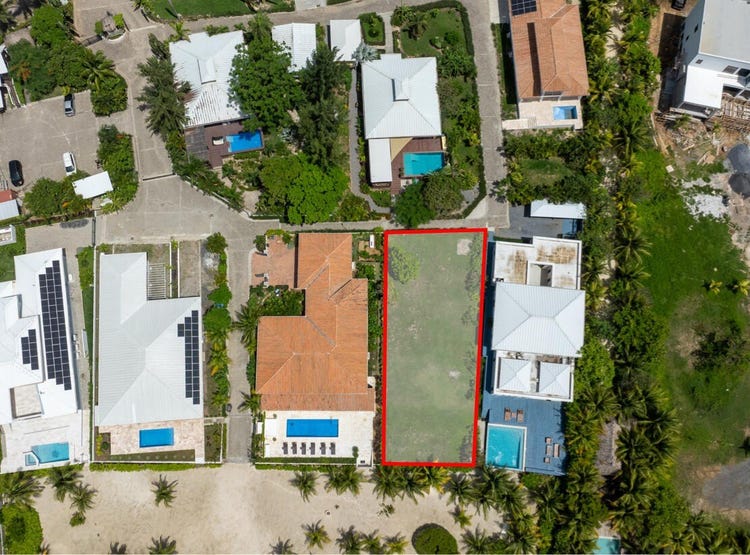 Roatan, Bay Islands Department, Address available on request Land for