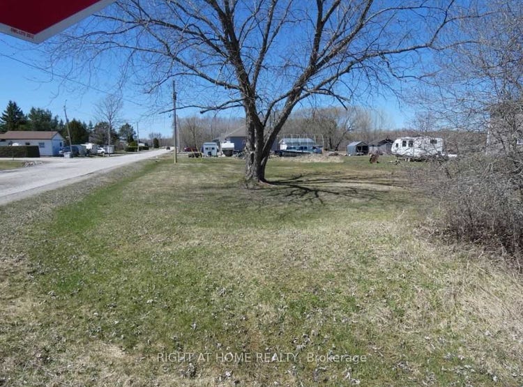 0 Edward St, West Nipissing, Ontario P0H1G0 Terreno/Desarrollo en Venta