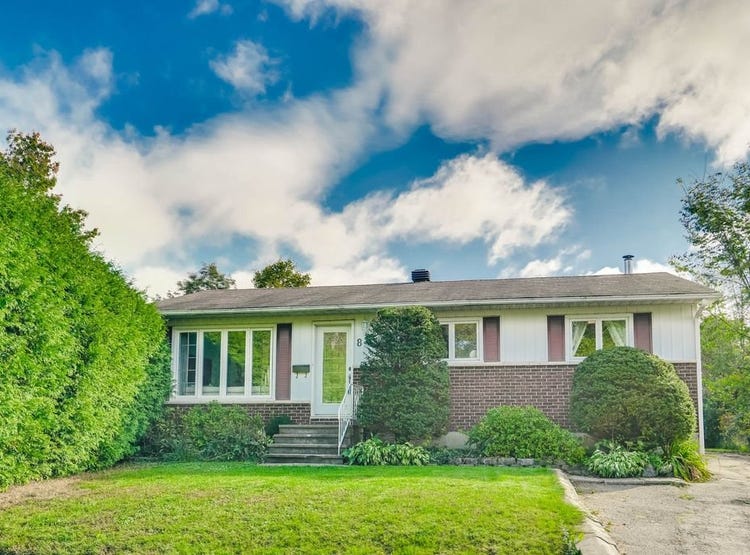 8 Rue Poirier, Gatineau, QC J8V1A6, CA, Gatineau, Québec J8V1A6 House