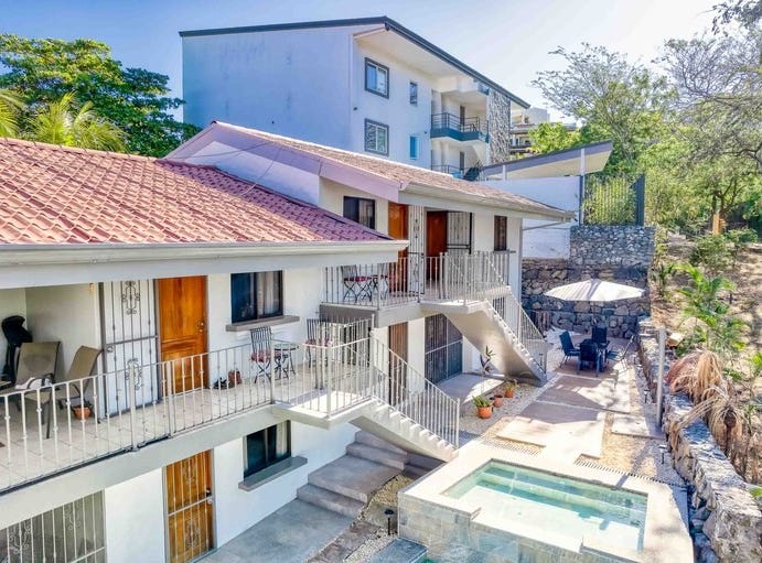 Massey Rental Complex A Block From the BeachMassey Rental Complex A