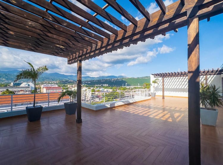 KENSINGTON CRESCENT, Kingston 5, St. Andrew Parish House for Sale