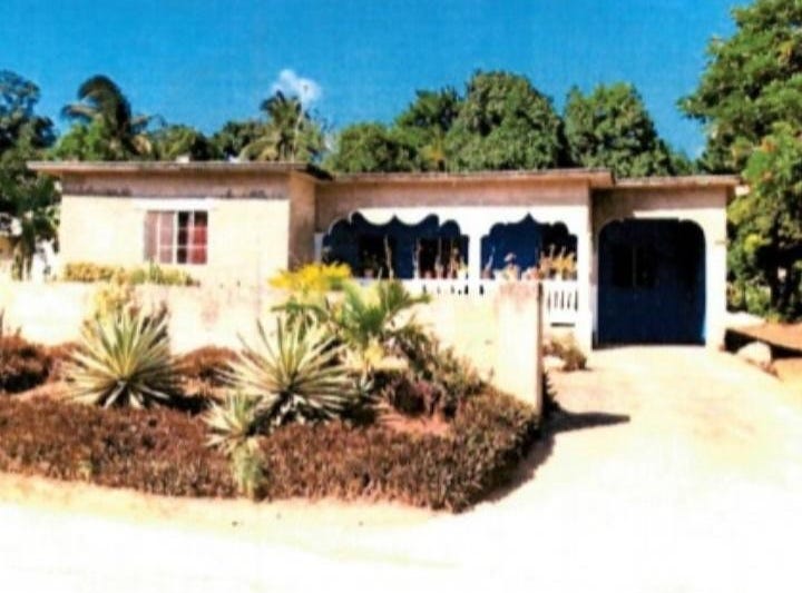 TREADWAYS ST. CATHERINE, Bog Walk, Saint Catherine Parish House for