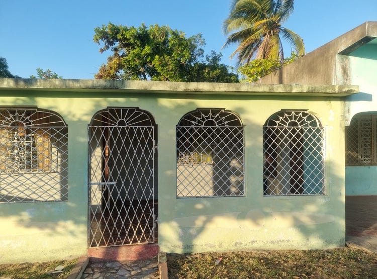 HIBISCUS LANE, Lionel Town, Clarendon House for Sale