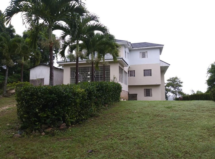 CEDARS MOCHO, Mocho, Clarendon Land for Sale