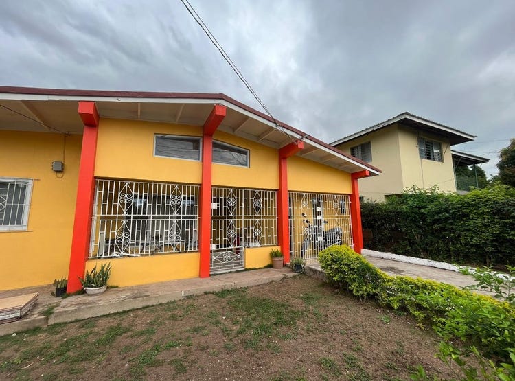 CIEBA CRESCENT, KINGSTON, Kingston 19, St. Andrew Parish House for Sale