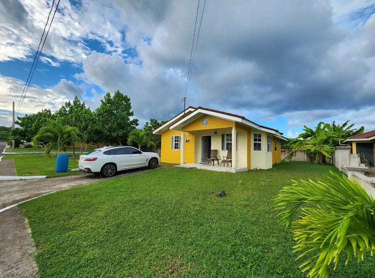 CEDAR CRESCENT, St. Ann's Bay, St. Ann Parish House for Rent