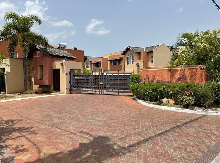 18 HOPEFIELD AVENUE, Kingston 6, St. Andrew Parish House for Rent