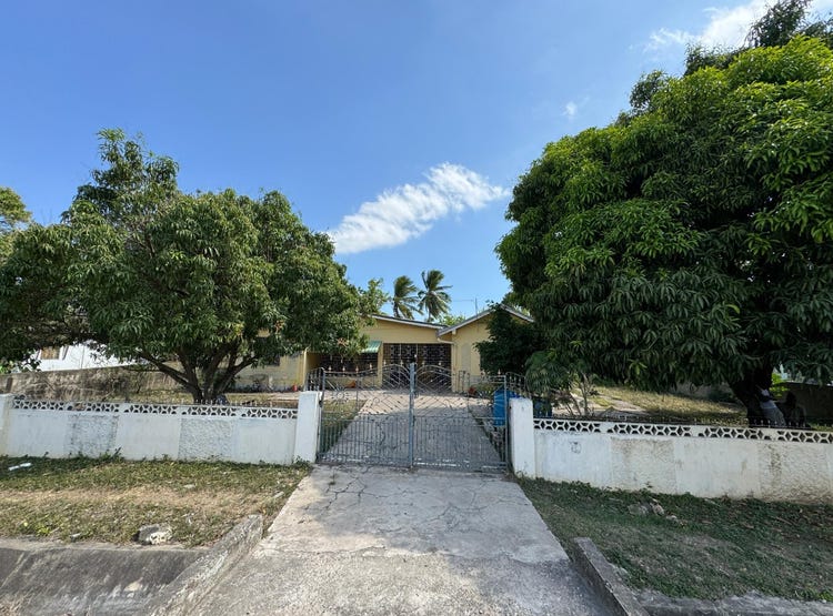 MUIRHEAD AVENUE, Four Paths, Clarendon House for Sale