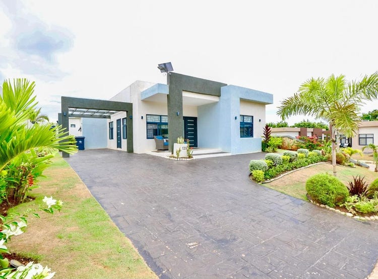 PYRAMID POINT, Ocho Rios, St. Ann Parish House for Sale