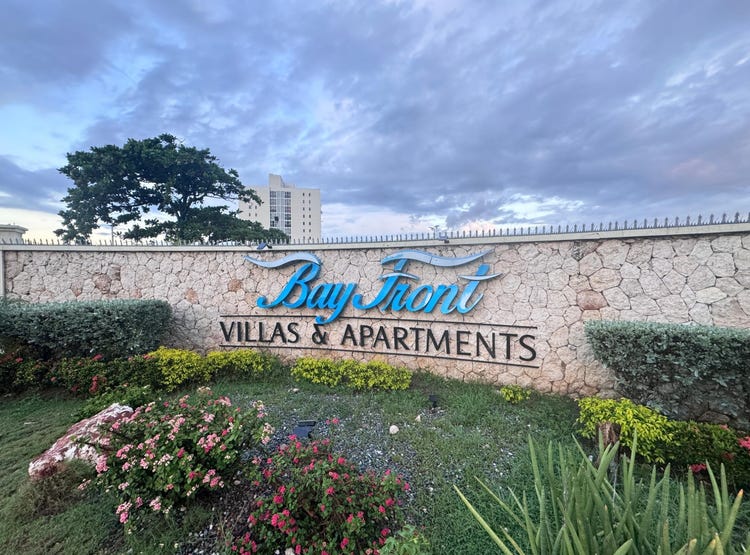 BAY FRONT APARTMENTS, Port Henderson, St. Mary Parish บ้าน สำหรับขายท
