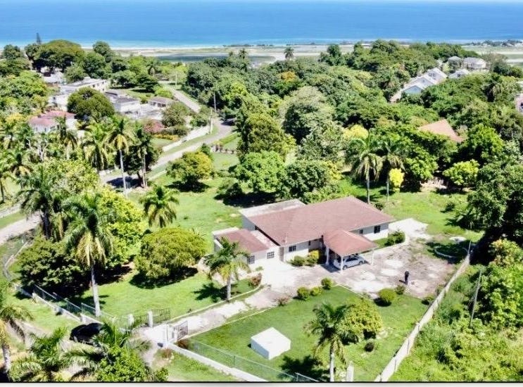 MANGO WALK, MONTEGO BAY, Montego Bay, St. James Parish House for Rent