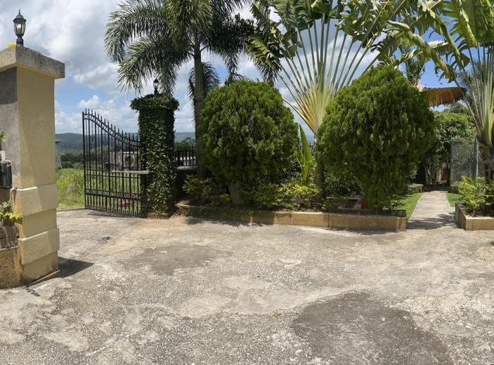 THREE HILLS, ST. MARY, 997, St. Mary Parish House for Sale