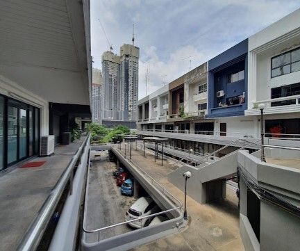 /international/th/287-soi-kantabut-1-khlong-tan-nuea-vadhana-bangkok-10110-thailand-vadhana-bangkok-340105124616/