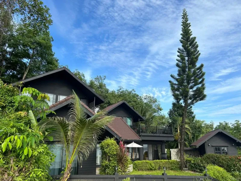 /international/th/ro-pho-cho-phuket-4062-rd-pa-khlok-thalang-phuket-83110-tha-pa-khlok-phuket-province-340105127736/