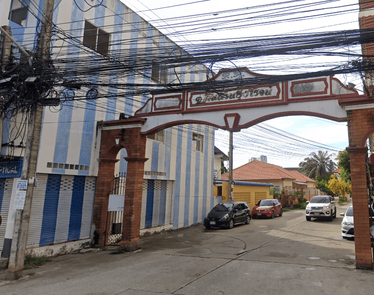 /international/th/678-16-pattaya-naklua-na-kluea-pattaya-chon-buri-20150-thailand-pattaya-changwat-chon-buri-340105129612/