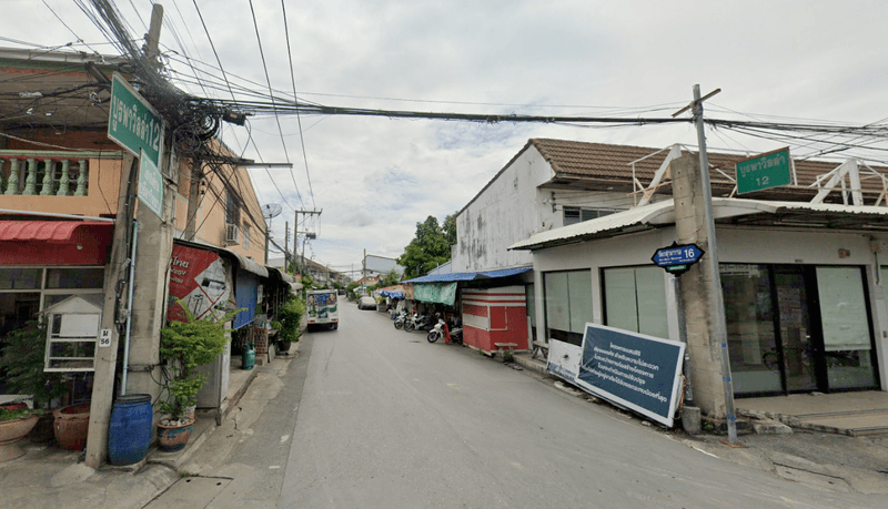 /international/th/soi-burapha-12-don-mueang-bangkok-10210-tha-don-mueang-bangkok-340105128638/