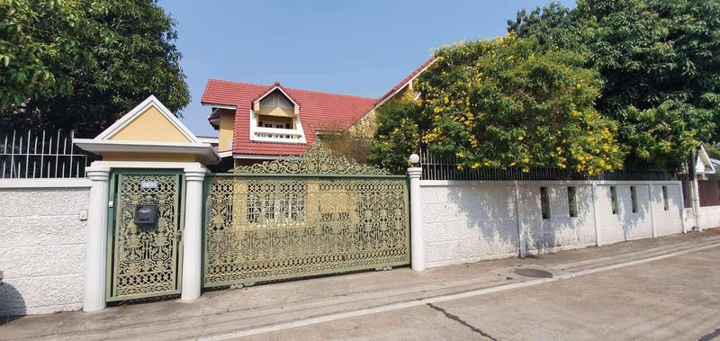 Thanakorn Villa 1Wooden Boat Shop, Wat Chalo, Bang Kruai, Nonthaburi, 11130 Thailand, Bang Kruai, BOOST LISTINGView details