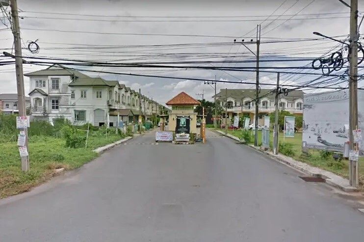 /international/th/38-12-phraya-suren-40-samwa-tawan-tok-khlong-sam-wa-bangkok-10510-thailand-khlong-sam-wa-bangkok-340105124020/