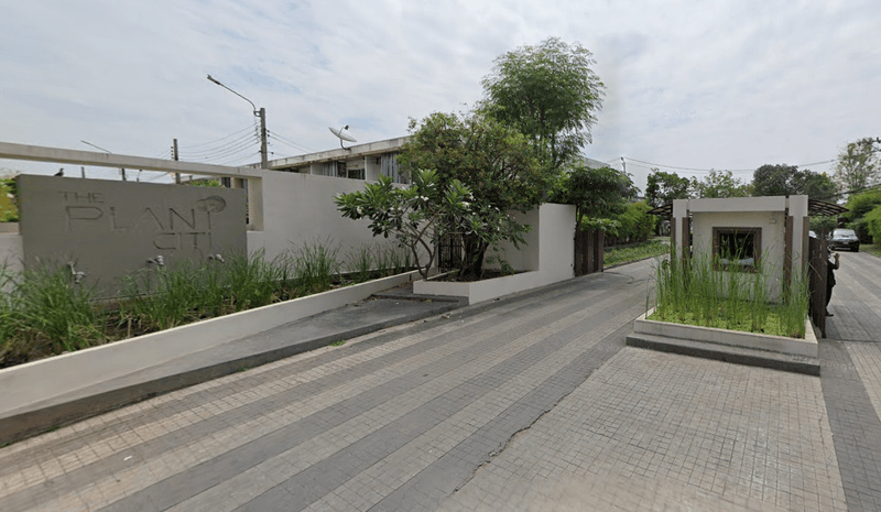 /international/th/nak-niwat-48-yaek-14-1-lat-phrao-bangkok-10230-thailand-lat-phrao-bangkok-340106521352/?lang=id