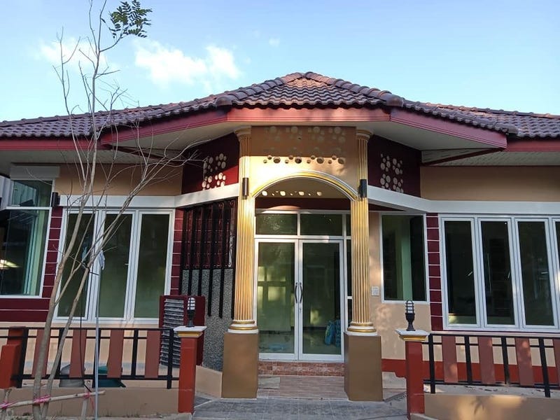 /international/th/boonsomsiri-gold-and-service-company-soi-ponthirad-mukdahan-49000-thailand-mukdahan-changwat-mukdahan-340105124478/