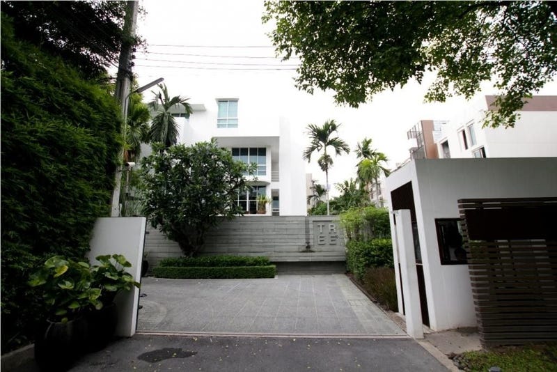 /international/th/bahati-properties-co-ltd-74-66-soi-muban-the-tree-chong-nonsi-yan-nawa-bangkok-10120-tha-chong-nonsi-bangkok-340105127650/