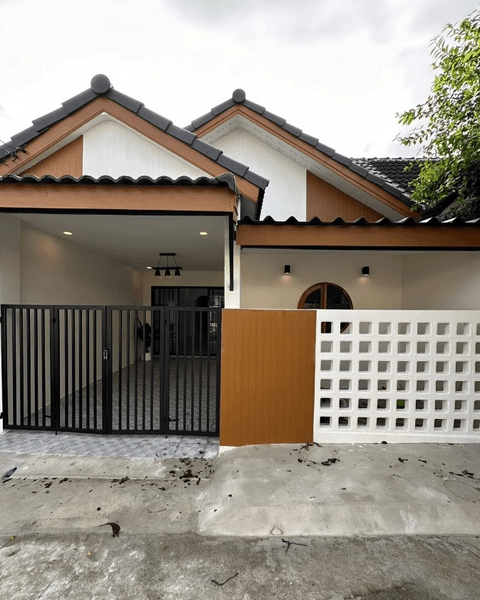 /international/th/44-82-soi-bangchilao-ratsada-phuket-83000-thailand-phuket-phuket-province-340105126844/