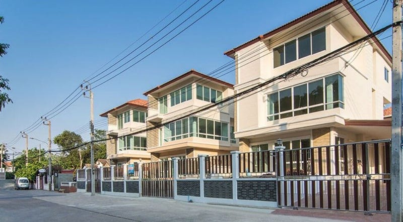 /international/th/24-12-phetkasem-road-nong-khang-phlu-nong-khaem-bangkok-10160-thailand-nong-khaem-bangkok-340105129996/
