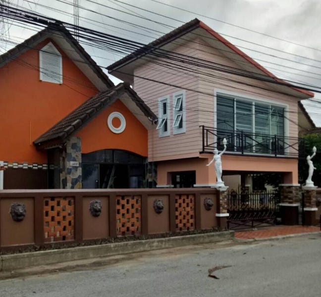 /international/th/214-59-moo-5-mae-hia-mueang-chiang-mai-chiang-mai-50100-tha-mae-hia-chiang-mai-340105127254/