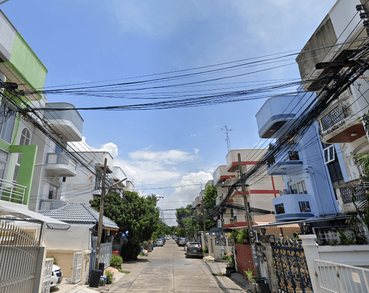 /international/th/188-176-soi-village-84-wang-thonglang-bangkok-10310-thailand-wang-thonglang-bangkok-340105126993/