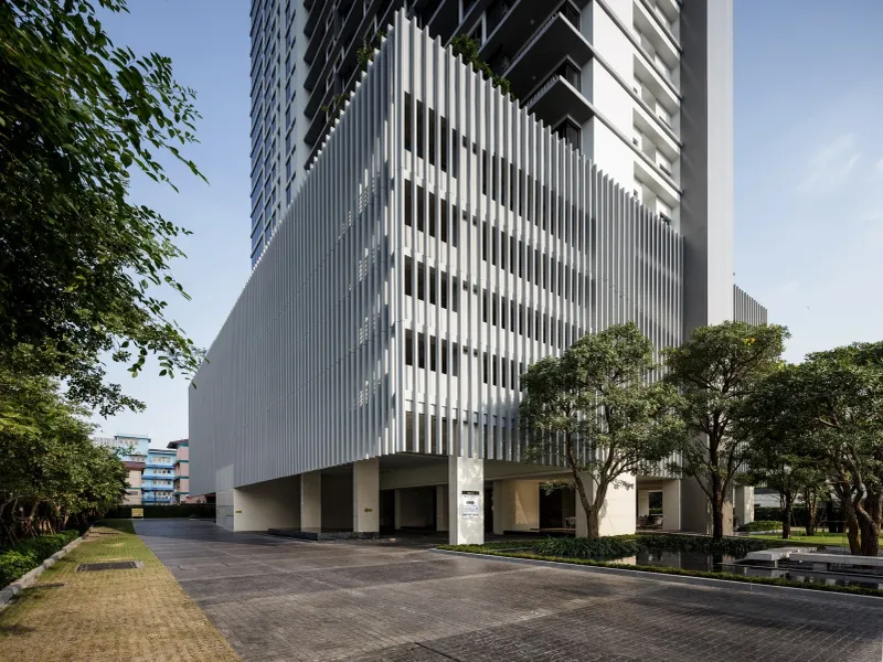 /international/th/naradhiwas-rajanagarindra-road-thung-maha-mek-sathon-bangkok-10120-thailand-sathon-bangkok-340105119735/