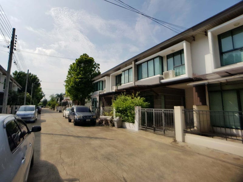 /international/th/soi-muban-the-villa-town-home-bang-bua-thong-bang-bua-thong-nonthaburi-11110-tha-bang-bua-thong-nonthaburi-340105119375/