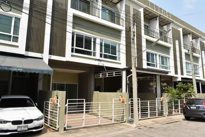 /international/th/ramkhamhang-144-rat-phatthana-saphan-sung-bangkok-10240-thailand-saphan-sung-bangkok-340105171561/