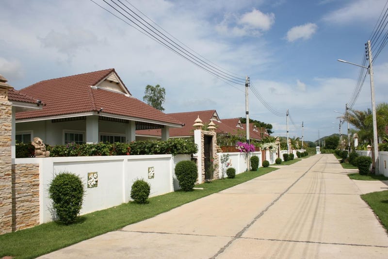 /international/th/100-10-moo-1-thap-tai-hua-hin-prachuap-khiri-khan-77110-tha-thap-tai-prachuap-khiri-khan-340105126758/